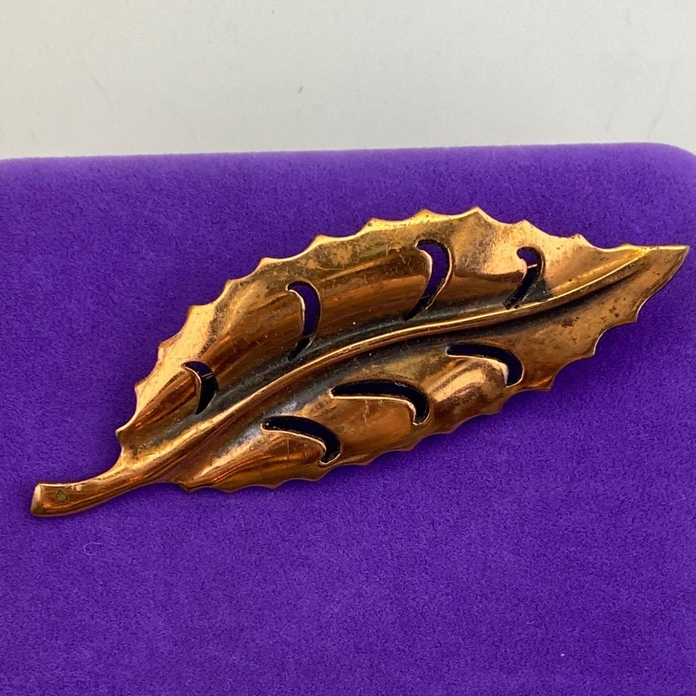 💛 Vintage Copper Leaf Brooch | Sculptural Botanical Design | Mid Century